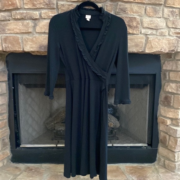 Merona black v-neck wrap dress with ruffled collar and neckline. Size small - Picture 1 of 9
